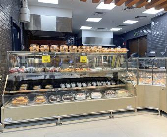 Las vitrinas refrigeradas Eurocryor de la familia Stili anticipan las tendencias de la pastelería 2022