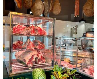 La Carnicería Pucci elige las vitrinas para carne de Eurocryor